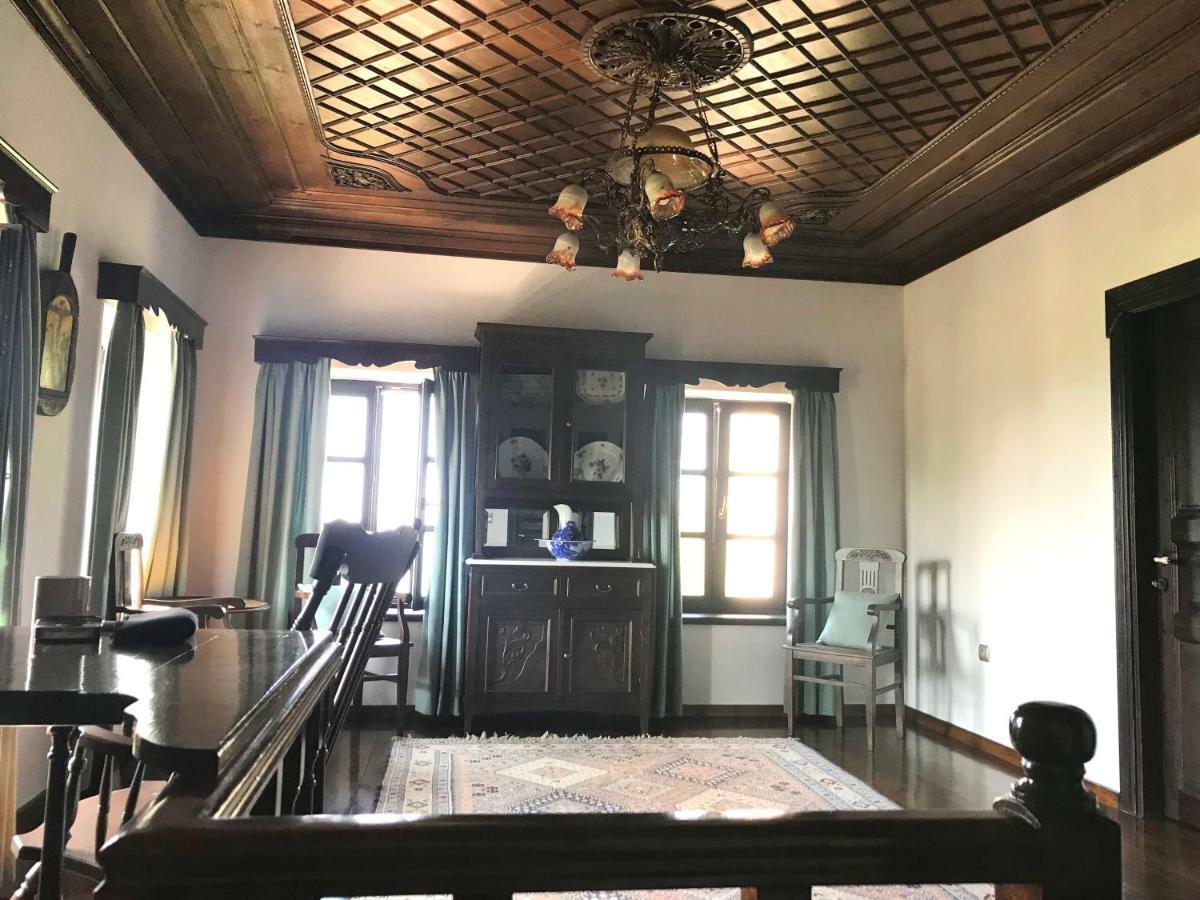 Mousafir Ontas Kapesovo Luaran gambar